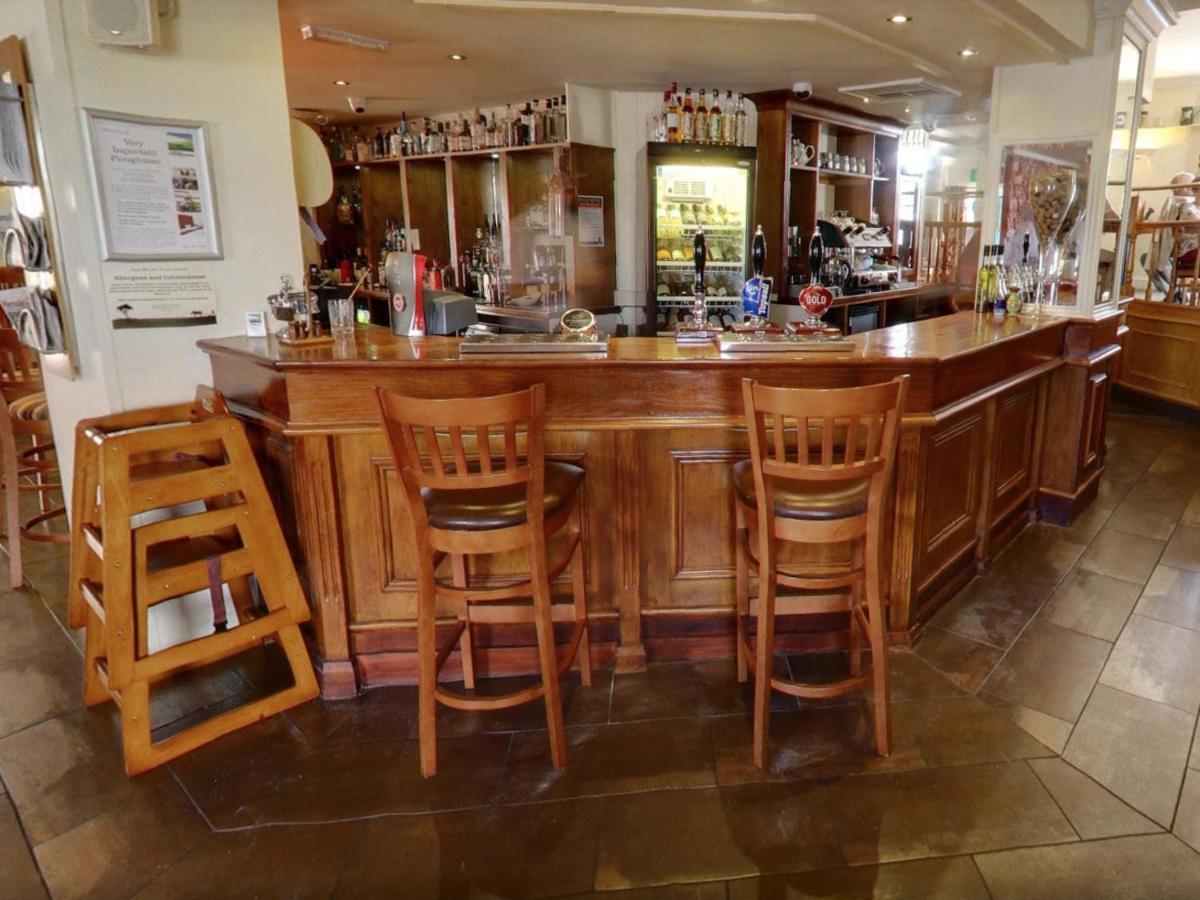 The Railway Inn Galmpton Buitenkant foto