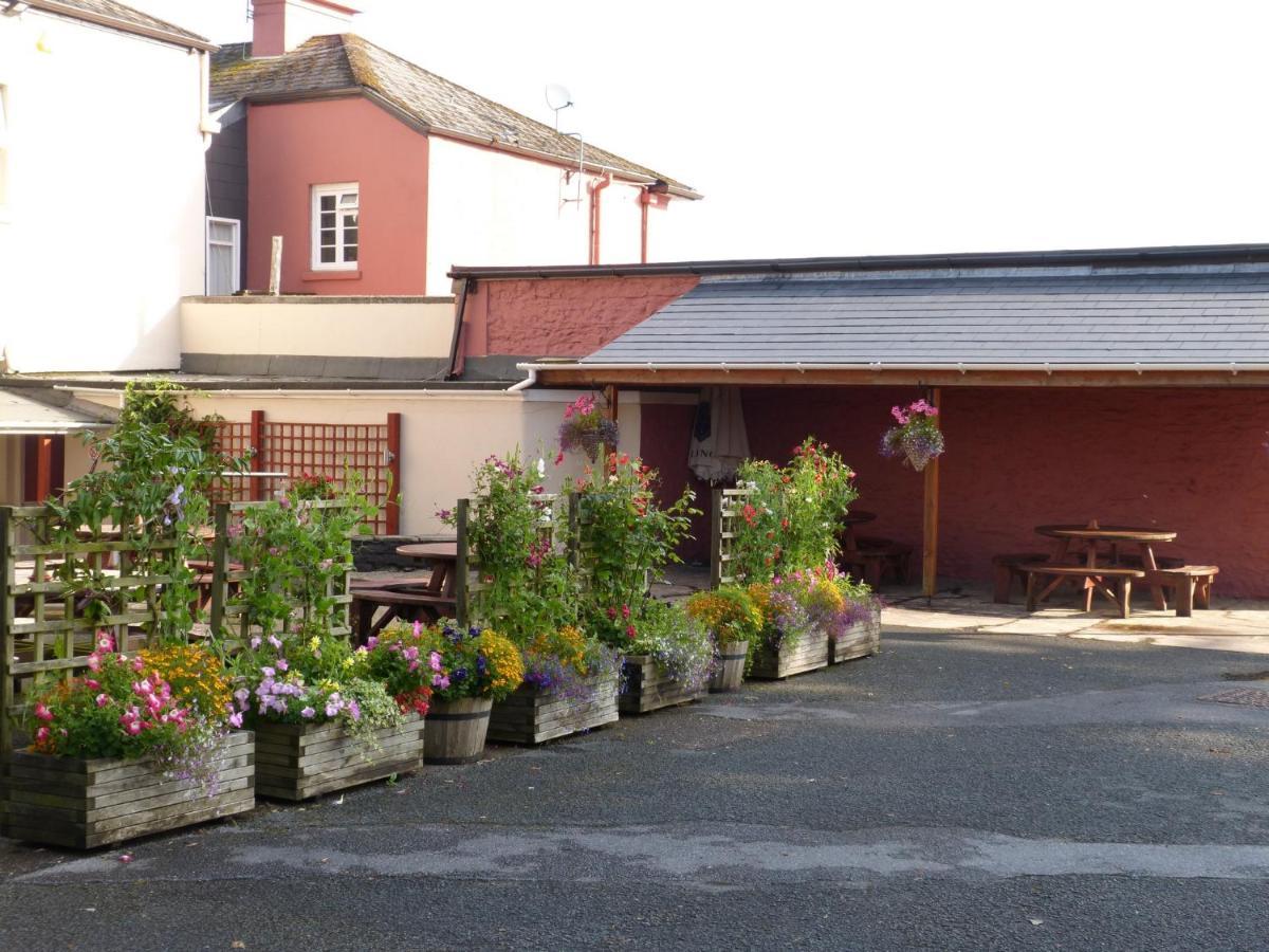 The Railway Inn Galmpton Buitenkant foto